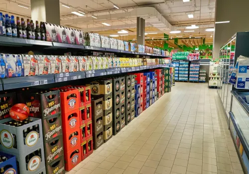 Półka z alkoholem po nowemu. Będą musiały zmienić się całe alejki