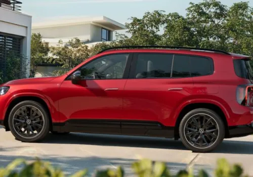 Mercedes włożył technologię F1 do rodzinnego SUV-a. Ten silnik robi coś nietypowego
