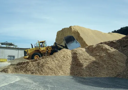 Paradoks gospodarki o obiegu zamkniętym. Niejasne regulacje blokują recykling drewna