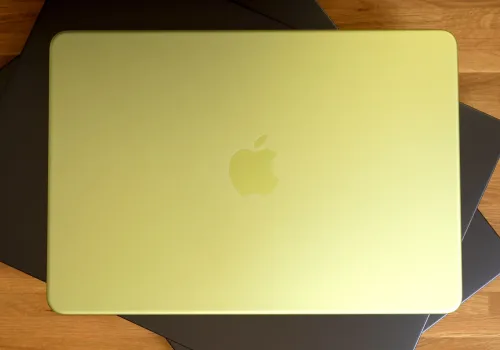 MacBook Neo zamortyzował spadek sprzedaży Maków