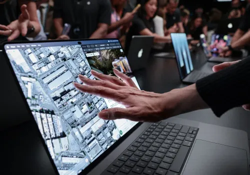 Apple łamie zasadę Steve'a Jobsa. MacBook Pro po raz pierwszy z ekranem dotykowym