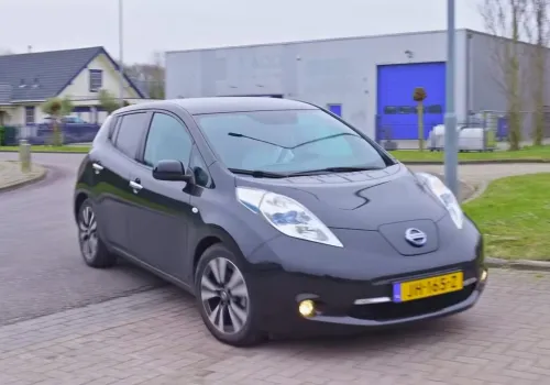 Kolejna taka historia. Wymienił baterię w Nissanie Leafie (2016), z 60 zrobiło się 400 km zasięgu. Chińskie Vivne ma gotowce