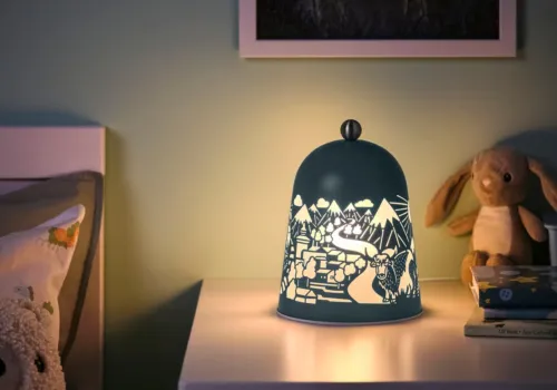 Kupisz ją na dziale dziecięcym, ale postawisz w salonie. Ta lampka z IKEA kompletnie mnie oczarowała