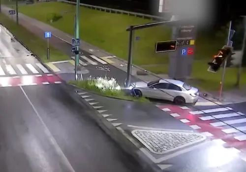 Urzędnicy z Tychów pokazują film ku przestrodze. Kierowcę ustalono dzięki kamerom ITS