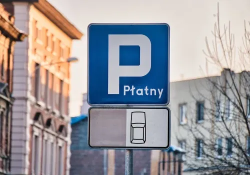 Parkowanie na Leśnym – trwają konsultacje. Pytania i odpowiedzi