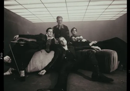Basista Queens of the Stone Age: „Wielu fanów obruszy się, że zrobiliśmy coś niezgodnego z ich postrzeganiem Queens”