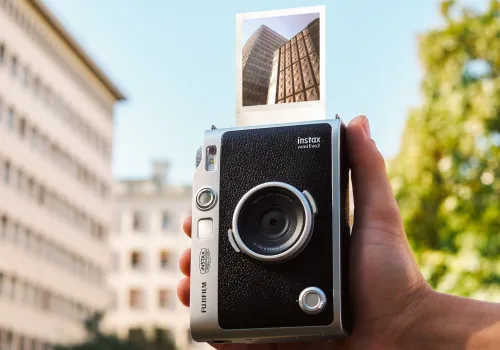 Absolutny hit fotograficzny powraca w nowej odsłonie! Fujifilm ujawnia Instax Mini Evo 2!