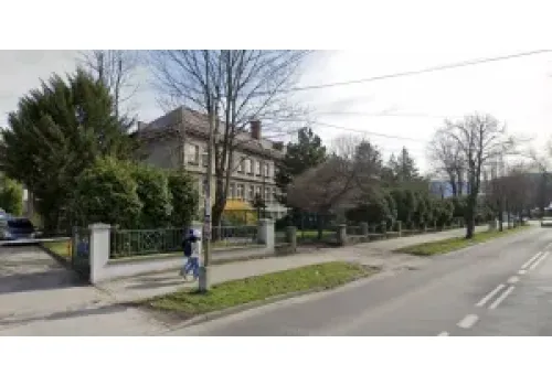 Walka o SP nr 9 w Bielsku-Białej. Miasto podtrzymuje plany, ale zacznie procedurę od nowa