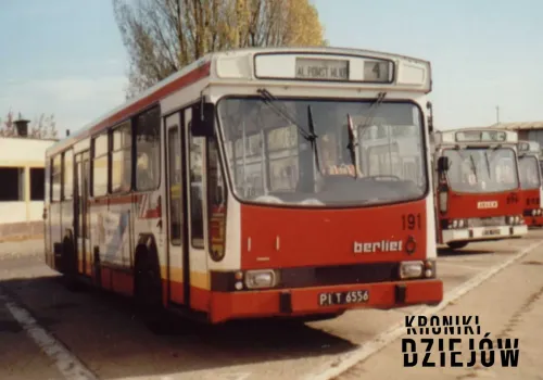 Tym autobusem Polacy jeździli do pracy i szkoły. Pamiętasz jego charakterystyczny wygląd?