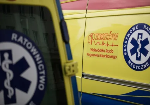3-latek potrącony przez karetkę w Jedliczu. Śledczy znają wstępne wyniki sekcji zwłok chłopca