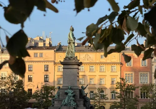 Karty odkryte. Można zobaczyć plan ogólny Krakowa