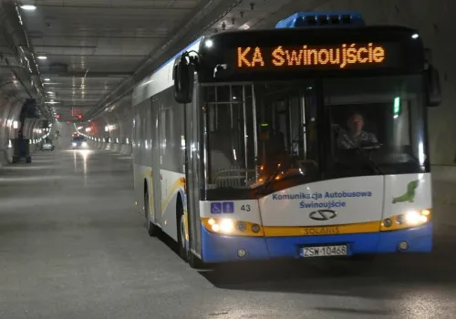 Darmowe autobusy i parking! Świnoujście przygotowało udogodnienia na Wszystkich Świętych