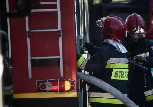 PILNE: Pożar w Gutkowie. Ulica Bałtycka całkowicie zablokowana, policja wyznaczyła objazdy