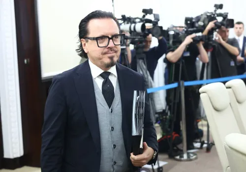 Morawiecki uderza w rząd i Orlen, chce audytu cen. Balczun ripostuje. Będzie podatek?
