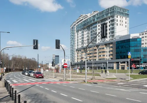Nowe chodniki na Woli i Ochocie. Remont Okopowej już ruszył, prace na Dickensa opóźnione.