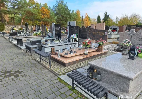 Cmentarz parafii pw. Najświętszej Maryi Panny Królowej Polski w Olszewie-Borkach (zdjęcia)