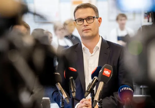 Dania chce zakazać hodowli "turbo kurczaków". Nagranie z fermy ujawniło niepokojące praktyki