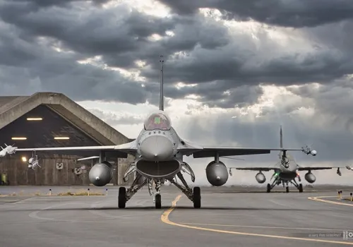 MON dementuje informacje o braku pilotów F-16