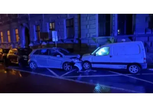 Uszkodził pięć samochodów na parkingu przy ul. Mickiewicza? Kierowca miał uciec pieszo