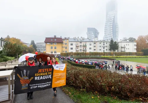 „Rzeszów krzyczy jednym głosem: STOP PRZEMOCY!” Dzisiaj ulicami miasta przeszedł marsz