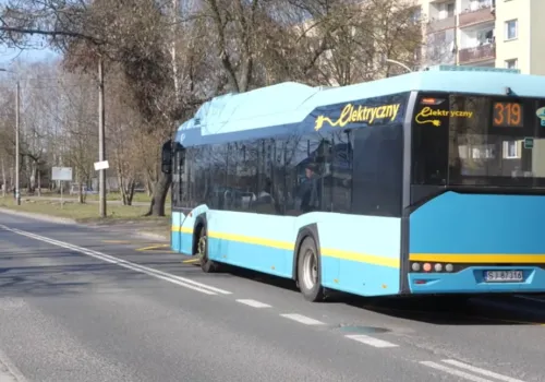 11-latek wjechał rowerem pod autobus. Chłopiec w ciężkim stanie trafił do szpitala