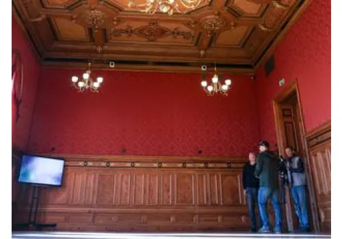 Toruń. Sala Malinowa w Dworze Artusa odzyskała dawny charakter po renowacji
