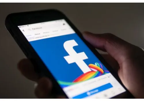 Fałszywe wiadomości o naruszeniu praw autorskich na Facebooku
