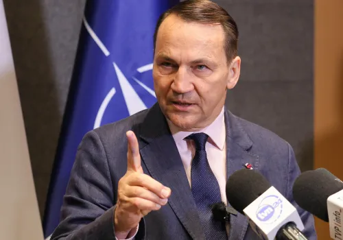 Posiedzenie RBN z Braunem. Radosław Sikorski odpowiada rzecznikowi prezydenta. "Swój do swego"