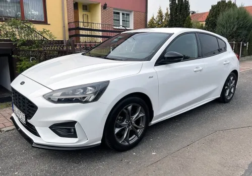 Focus pali tyle co Octavia. Używany jest tańszy o 21 tys. zł