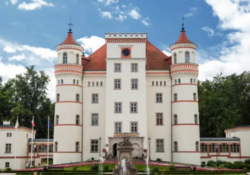 Kierunek dnia. Polski pałac jak z bajki. Król podarował go córce. Idealny na jednodniowy wypad