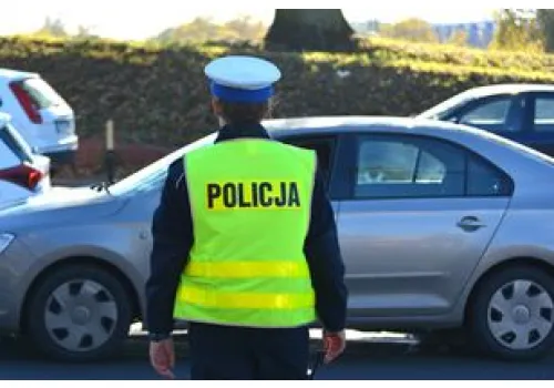 Więcej patroli policji na drogach. To będą sprawdzać