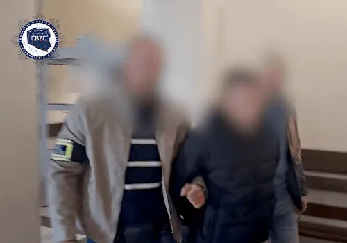 Ponad 20 mln zł z oszustw. Kilkaset osób z zarzutami