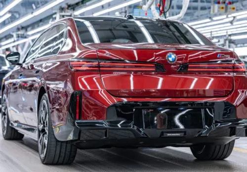 Dokładność, odpowiedzialność, umiejętności – jakie cechy wyróżniają dobrego mechanika samochodowego?
