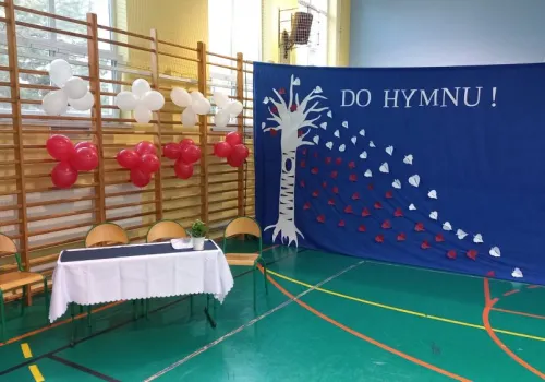 Zbliża się Narodowe Święto Niepodległości. MEN zaprasza do udziału w kolejnej edycji akcji „Szkoła do hymnu” 2026