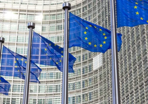 Nowa opłata od paczek spoza UE od 1 listopada. Ile zapłacimy łącznie z cłem