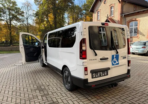 Nowy mikrobus dla uczniów
