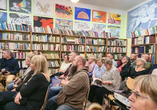 Kłodzko. Marta Zilbert promowała książkę „Blisko, bliżej, w Czechach”. Spotkanie autorskie w Filii pod Pegazem