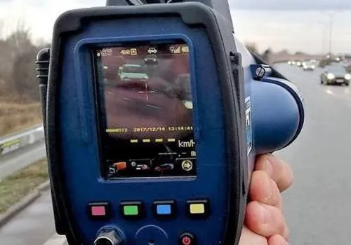 „Zwolnij, zanim będzie za późno”. Trzy prawa jazdy zatrzymane, rekord prędkości 143 km/h