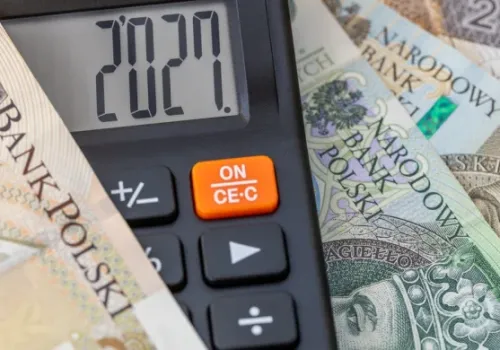 Waloryzacja emerytur 2027. Rząd podnosi prognozy. Zobacz wyliczenia, ile naprawdę zyskają seniorzy