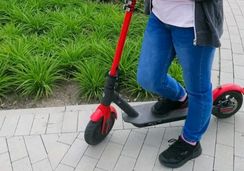 12-latek kierował hulajnogą elektryczną bez uprawnień i w miejscu niedozwolonym