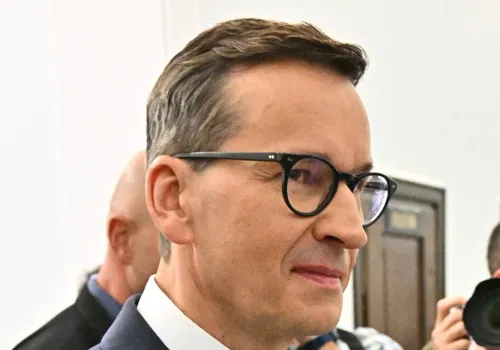 Będzie tańsze paliwo na polską rejestrację? Zaskakująca propozycja Morawieckiego