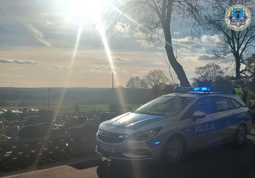 Zmiany przy cmentarzach w powiecie zduńskowolskim. Zakazy zatrzymywania i ograniczony wjazd