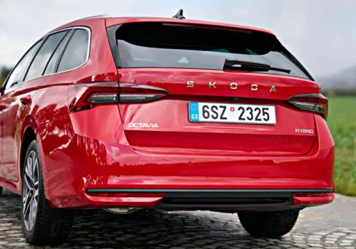 Skoda Octavia Hybrid debiutuje w Polsce. Od razu z rabatem