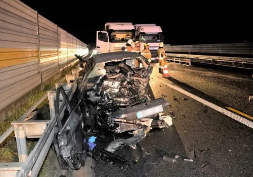 Pijany obywatel Niemiec spowodował poważny wypadek na autostradzie