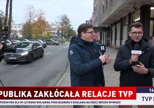 Skargi na Republikę. Atakują dziennikarzy TVP Info