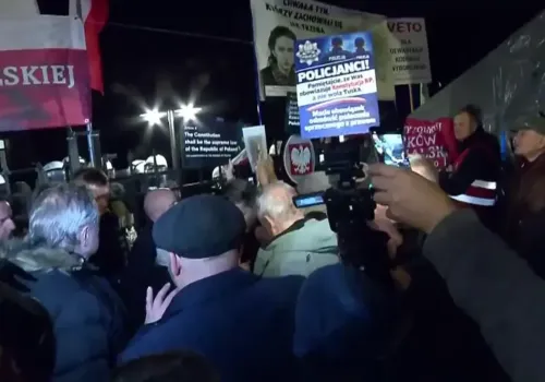 Nerwowo wokół TK. Policja przed gmachem, jest Kaczyński, a Nawrocki wraca do kraju