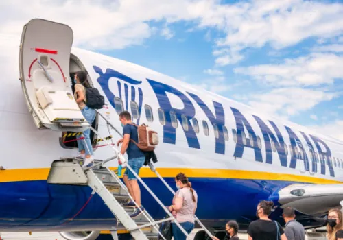 Rewolucja na lotniskach. Ryanair skraca czas na bagaż