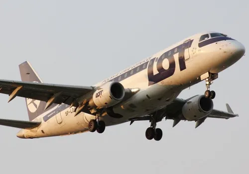 LOT żegna Embraery E170 po 22 latach wspólnych podróży