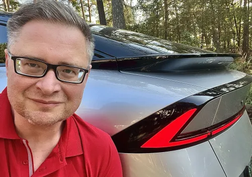 Jeździłem najbardziej osobliwym autem w Polsce. Ponad 5 m, 503 KM i takie zużycie? Taka cena?