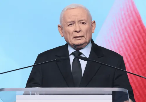 Policja pojawiła się w Trybunale Konstytucyjnym. Kaczyński zwrócił się do prezydenta